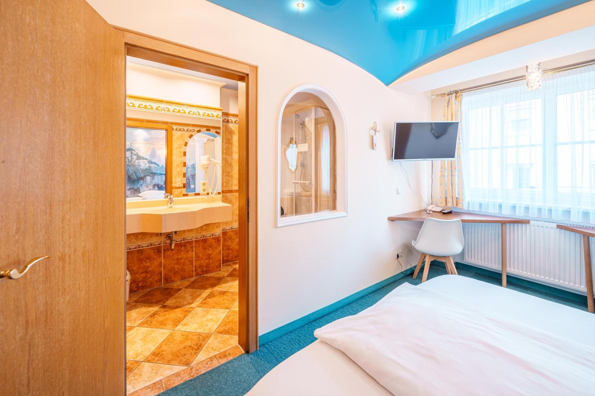 Koenig Ludwig Design Hotel Neu Zimmer Mit Sauna Oder Whirlpool Oder Mehr Altotting Luaran gambar