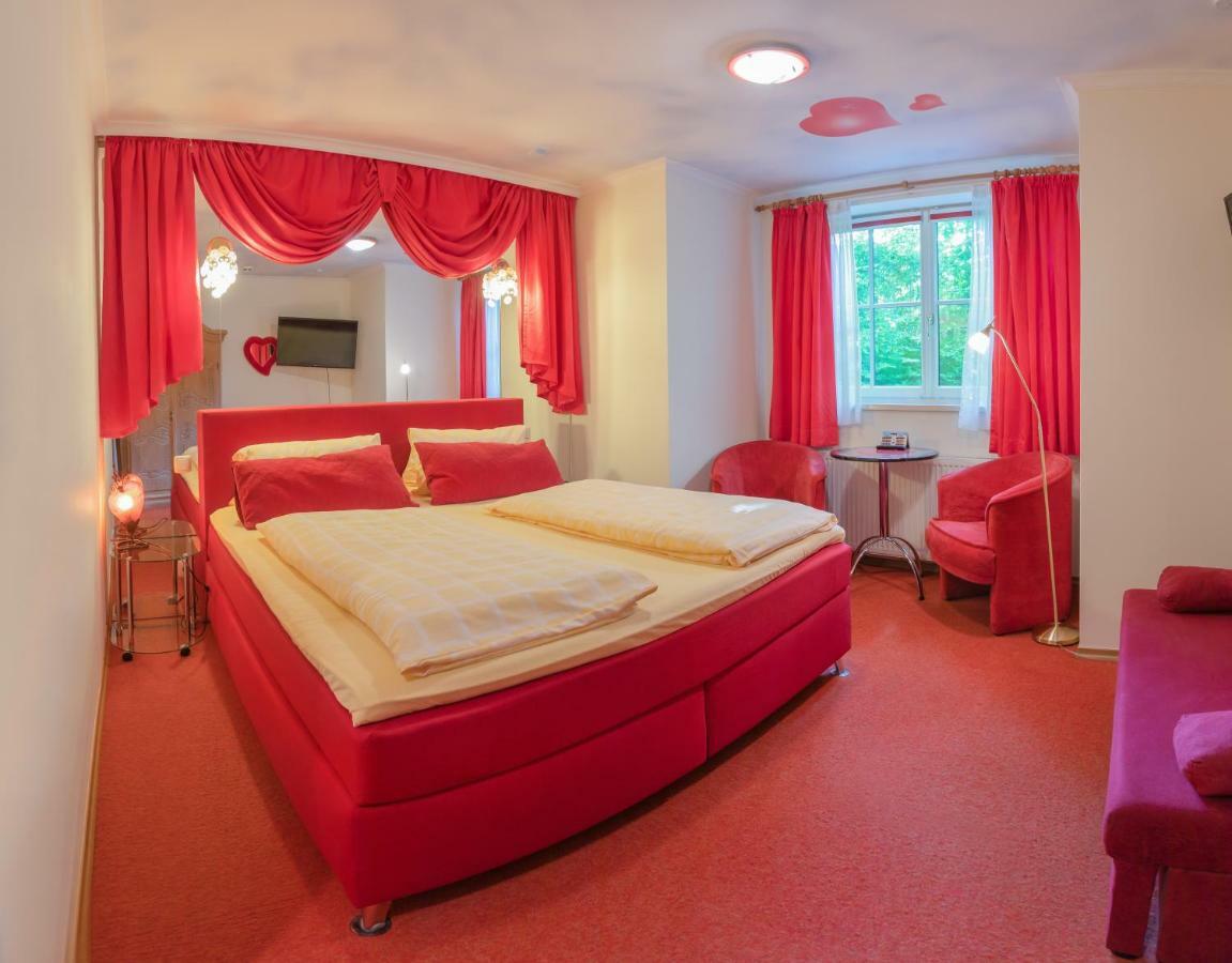 Koenig Ludwig Design Hotel Neu Zimmer Mit Sauna Oder Whirlpool Oder Mehr Altotting Luaran gambar