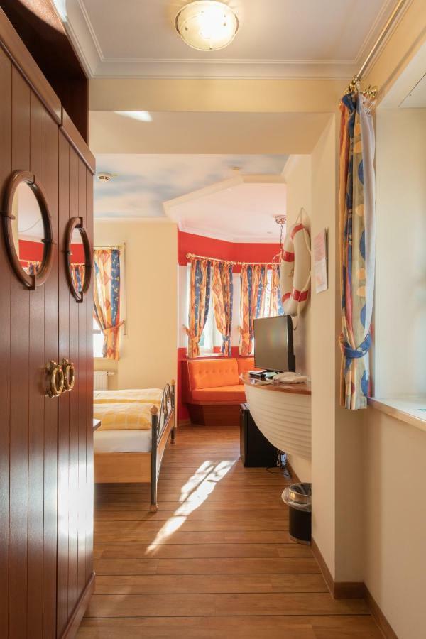 Koenig Ludwig Design Hotel Neu Zimmer Mit Sauna Oder Whirlpool Oder Mehr Altotting Luaran gambar